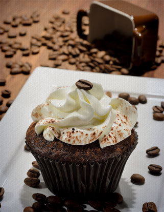cupcakePOST   Cupcake de chocolate com recheio de creme de café