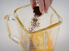 35   Bolo Aerado de coco e café