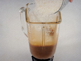 44   Bolo Aerado de coco e café