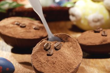 Ovo de Páscoa Recheado com Tiramisù