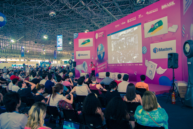 À noite, entre palestras e jogos, uma pausa para o café na CPBR7