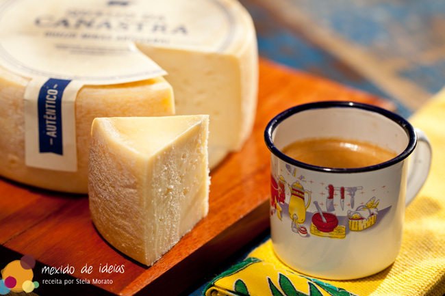 Café espresso com queijo Canastra