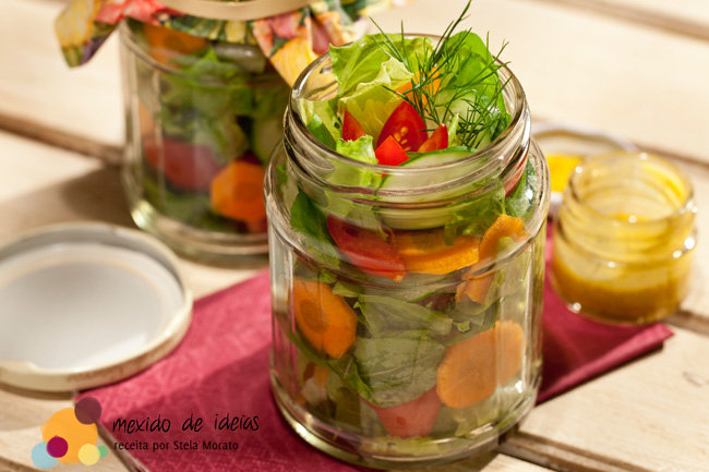 Salada no pote com sal de café