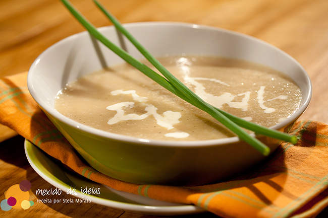 Sopa de alho com café