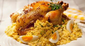 Farofa caipira e frango assado