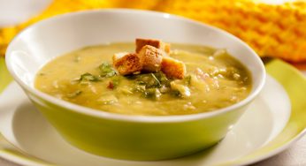 Sopa de ervilha com croutons de café