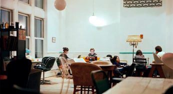 Cafeteria russa cobra por hora e não por café tomado