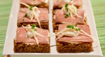 Canapés de cream cheese com café