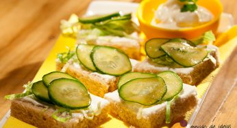 Canapés de pepino cafeinado