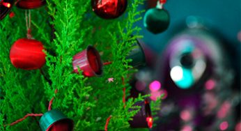 Luzes de Natal com cápsulas de café