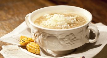 Sopa de camembert com café