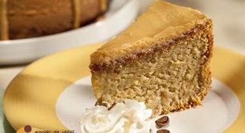 Bolo de abobrinha com café espresso