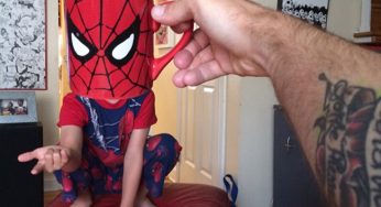 Canecas, crianças e ícones pop em um projeto fotográfico