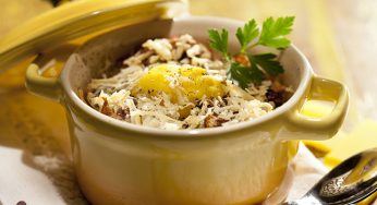 Oeuf cocotte com café e colomba