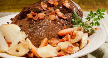 Carne assada ao molho de café e vinho