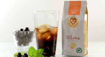 Café gelado com jabuticaba