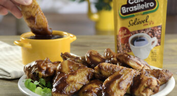 Asas de Frango com Molho de Café Brasileiro