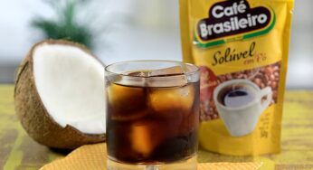 Café Brasileiro Gelado com Xarope de Coco